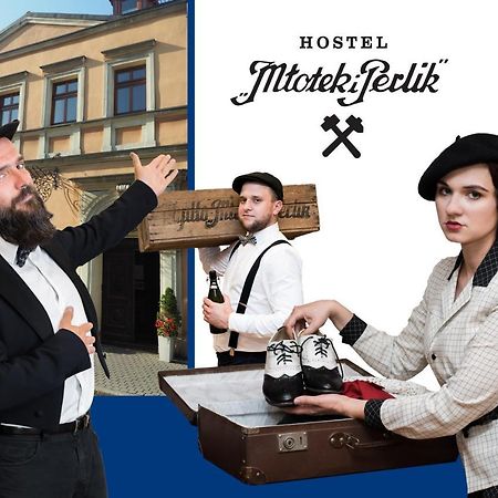 Hostel Mlotek I Perlik Tarnowskie Gory Exterior photo