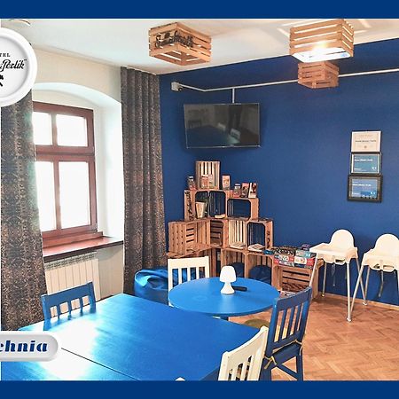 Hostel Mlotek I Perlik Tarnowskie Gory Exterior photo