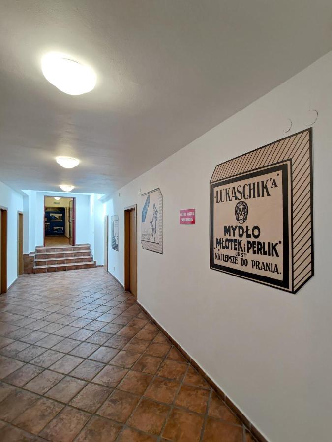 Hostel Mlotek I Perlik Tarnowskie Gory Exterior photo